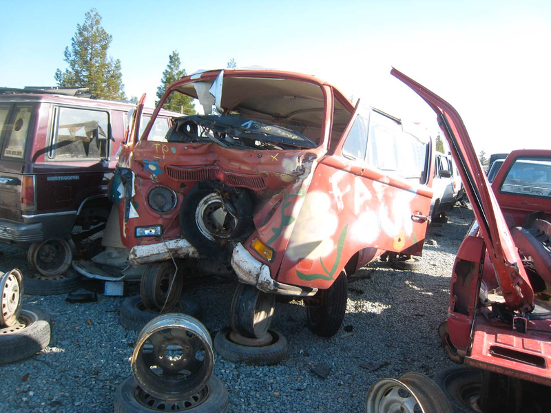 Illustration for article titled Who's Writing This Script? Stoned VW Bus Hugs Tree, Now Awaits Crusher